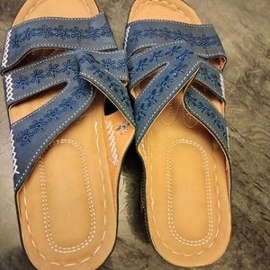 Embroidery navy blue women's shoes